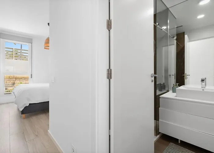 Modern With Terrace & Sea Views In Cancelada - Appartement *