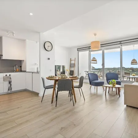 Апартаменти Modern With Terrace & Sea Views In Cancelada - *